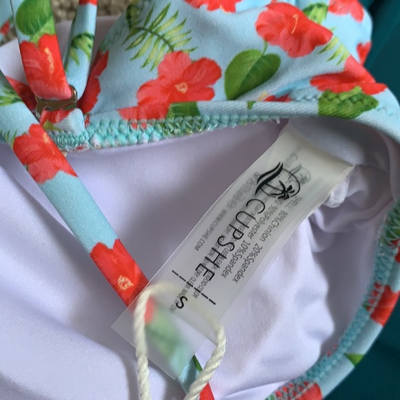 Cupshe one piece bathing suit - Picture 5 of 8